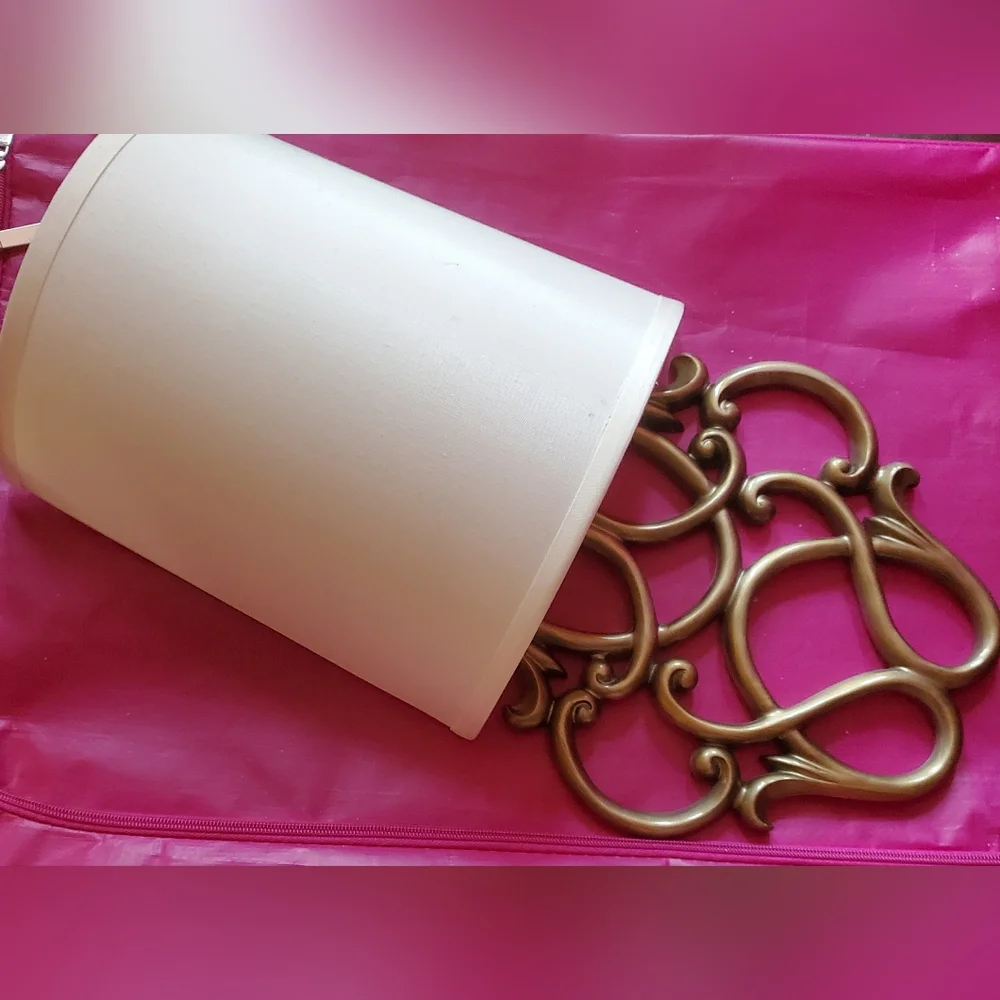 Gold Decorative Battery-Powered Wall Sconce